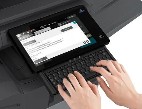 Built-In Retractable Keyboard